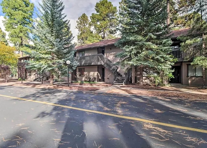 Convenient Pinetop Apt, 1-2 Mi To Golfing! Indian Pine