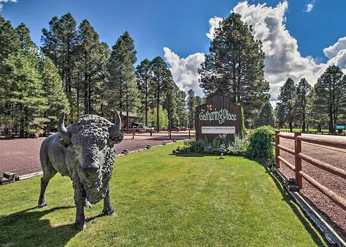 Convenient Pinetop Apt, 1-2 Mi To Golfing!