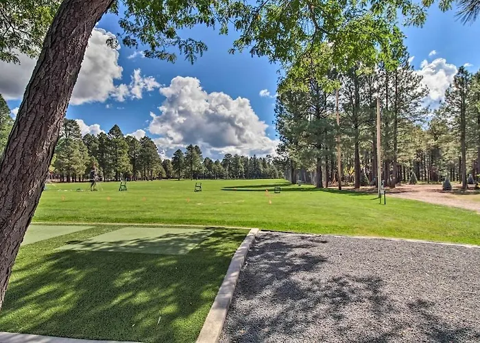 Convenient Pinetop Apt, 1-2 Mi To Golfing!