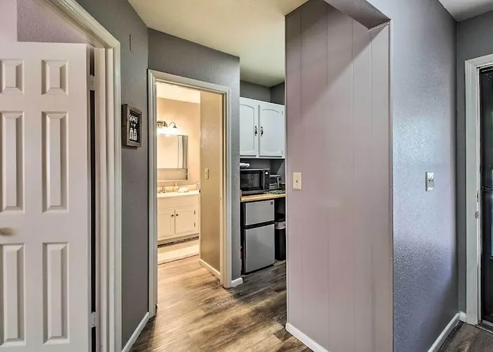 Convenient Pinetop Apt, 1-2 Mi To Golfing! Apartment Indian Pine
