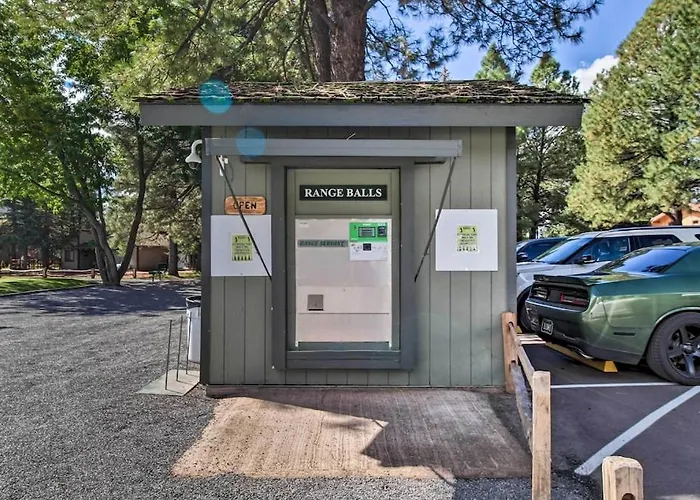 Convenient Pinetop Apt, 1-2 Mi To Golfing!
